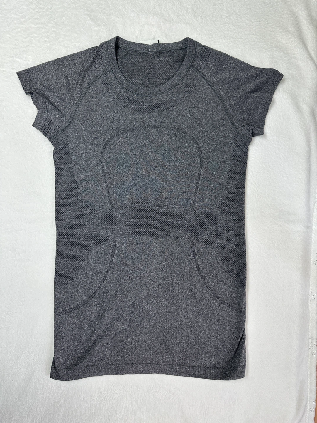 Lululemon Swiftly Tech Short Sleeved Top (Size 6)