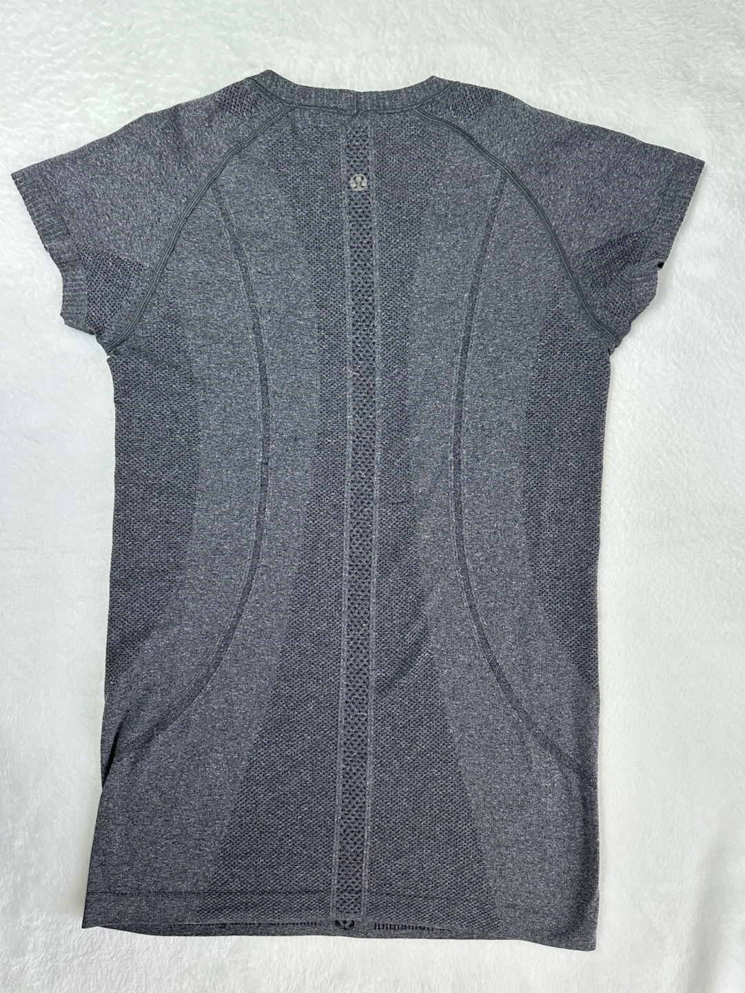 Lululemon Swiftly Tech Short Sleeved Top (Size 6) - photo 2