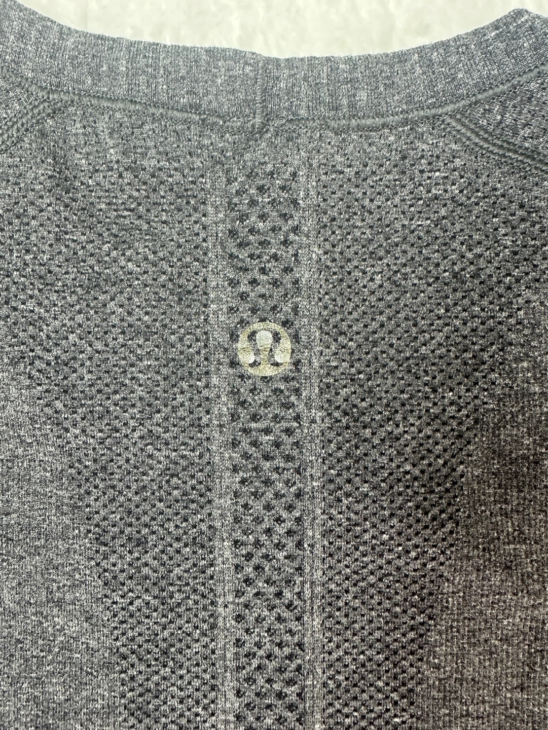 Lululemon Swiftly Tech Short Sleeved Top (Size 6) - photo 3