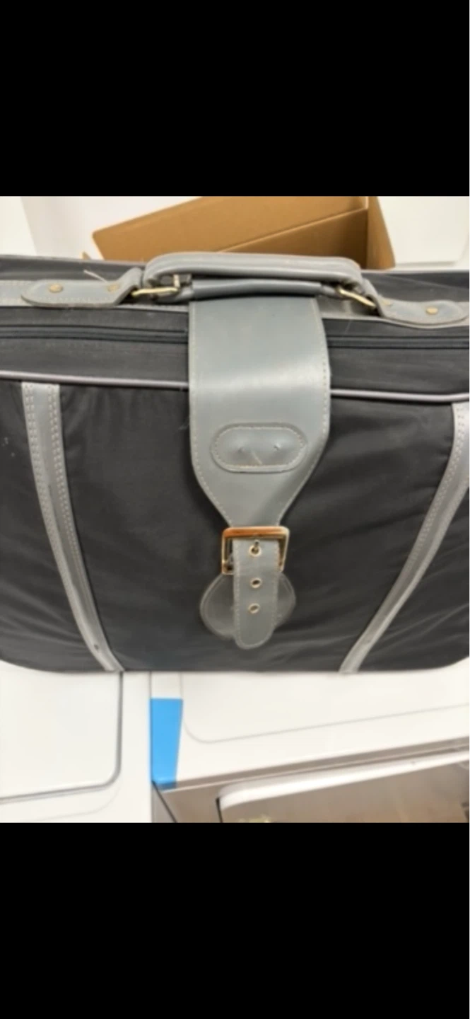 Black Rolling Suitcase in good condition - photo 2
