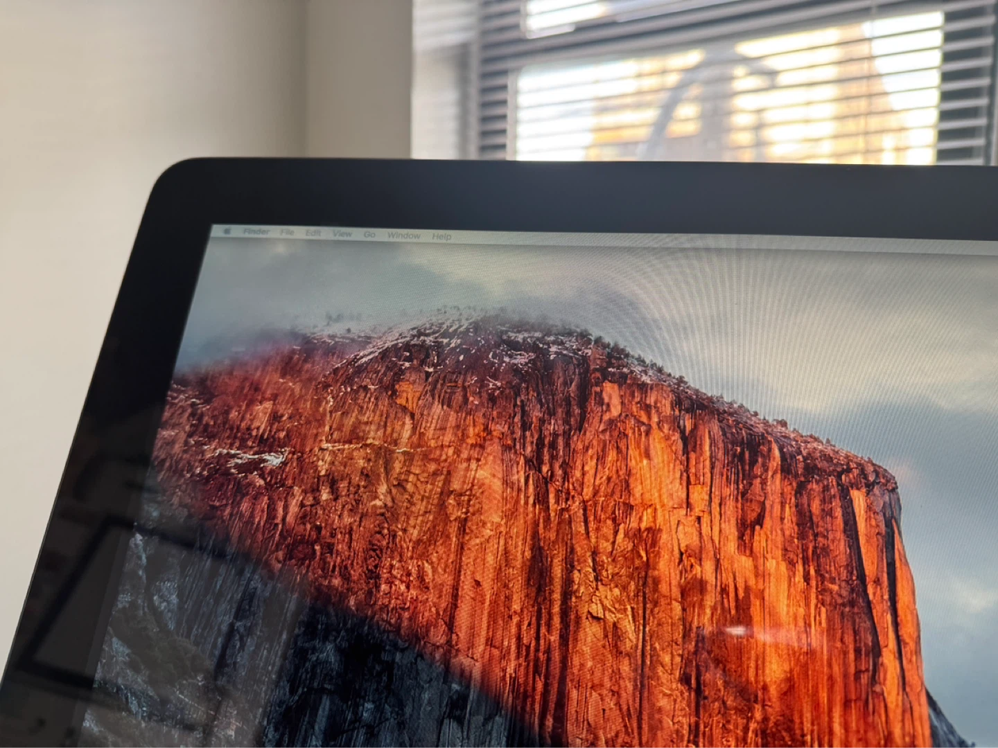 Apple Thunderbolt Display 27-inch Monitor - photo 3