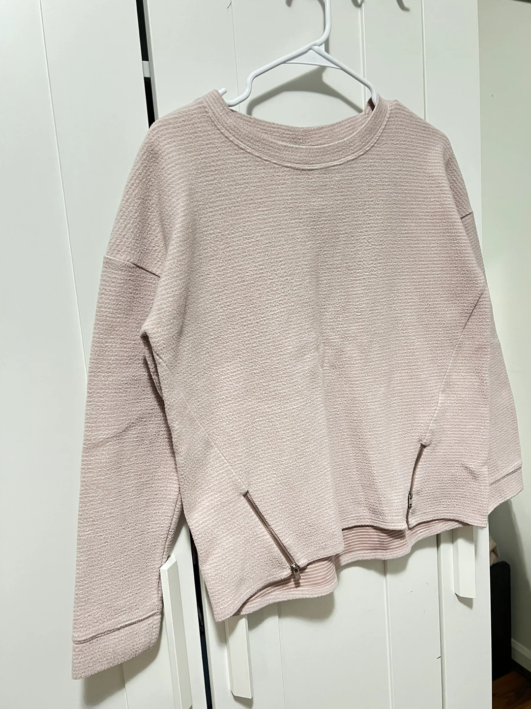 Pink Textured Sweatshirt with Zipper Details