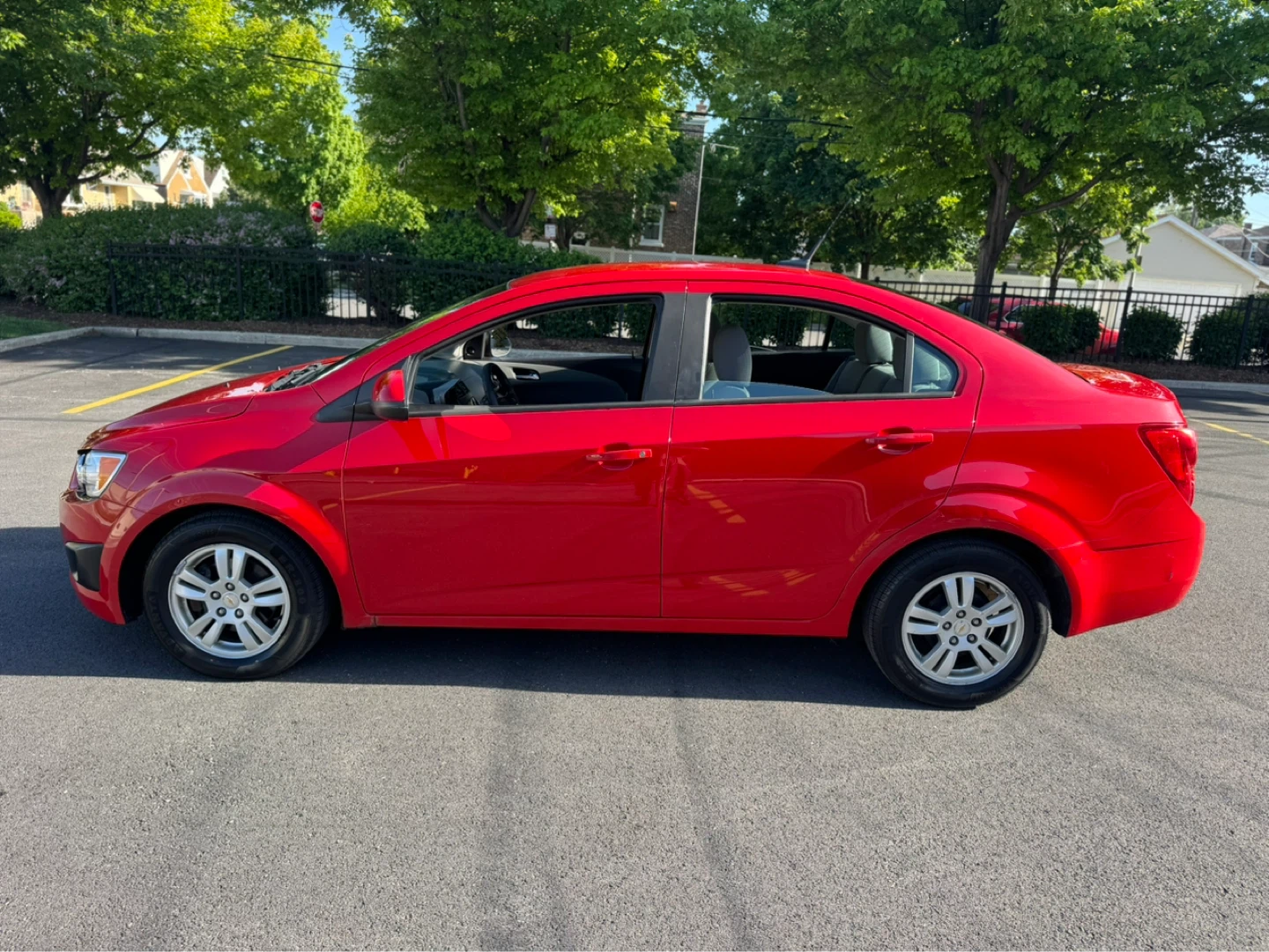 Red Chevrolet Sonic Sedan - photo 3