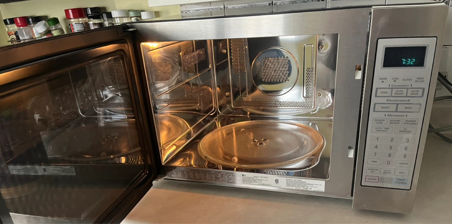 Large Stainless Steel LG Microwave 1.5 cubic ft - photo 3