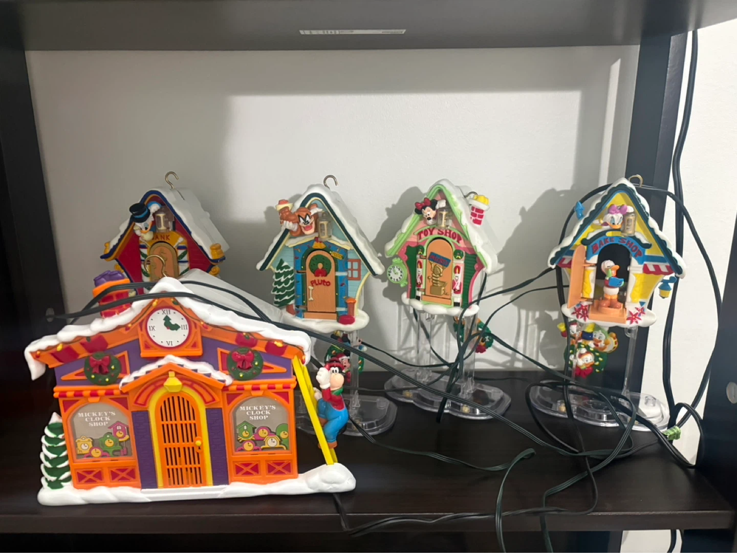 Disney Mickey's Clock Shop & Friends Village Set