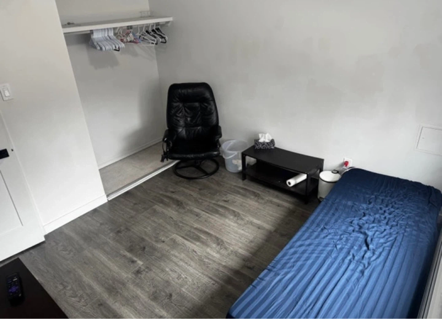 URGENT!! LOOKING FOR ROOMMATE!! - photo 3