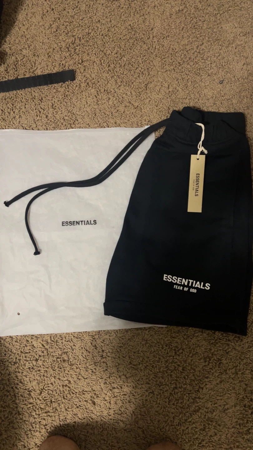 Fear of God Essentials Sweatshorts Black Size M