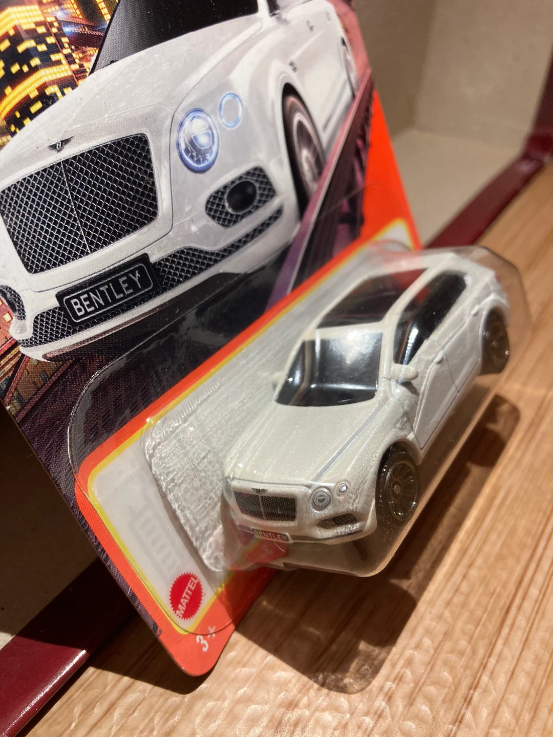 Matchbox / 18 Bentley Bentayga / White - photo 2