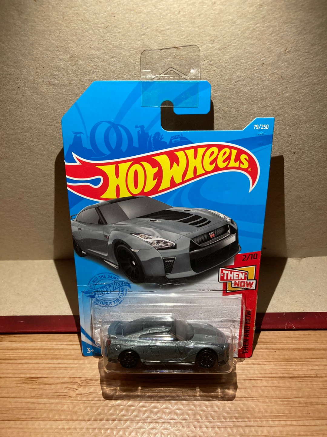 Hot Wheels / 17 Nissan GT-R R35 / Gray