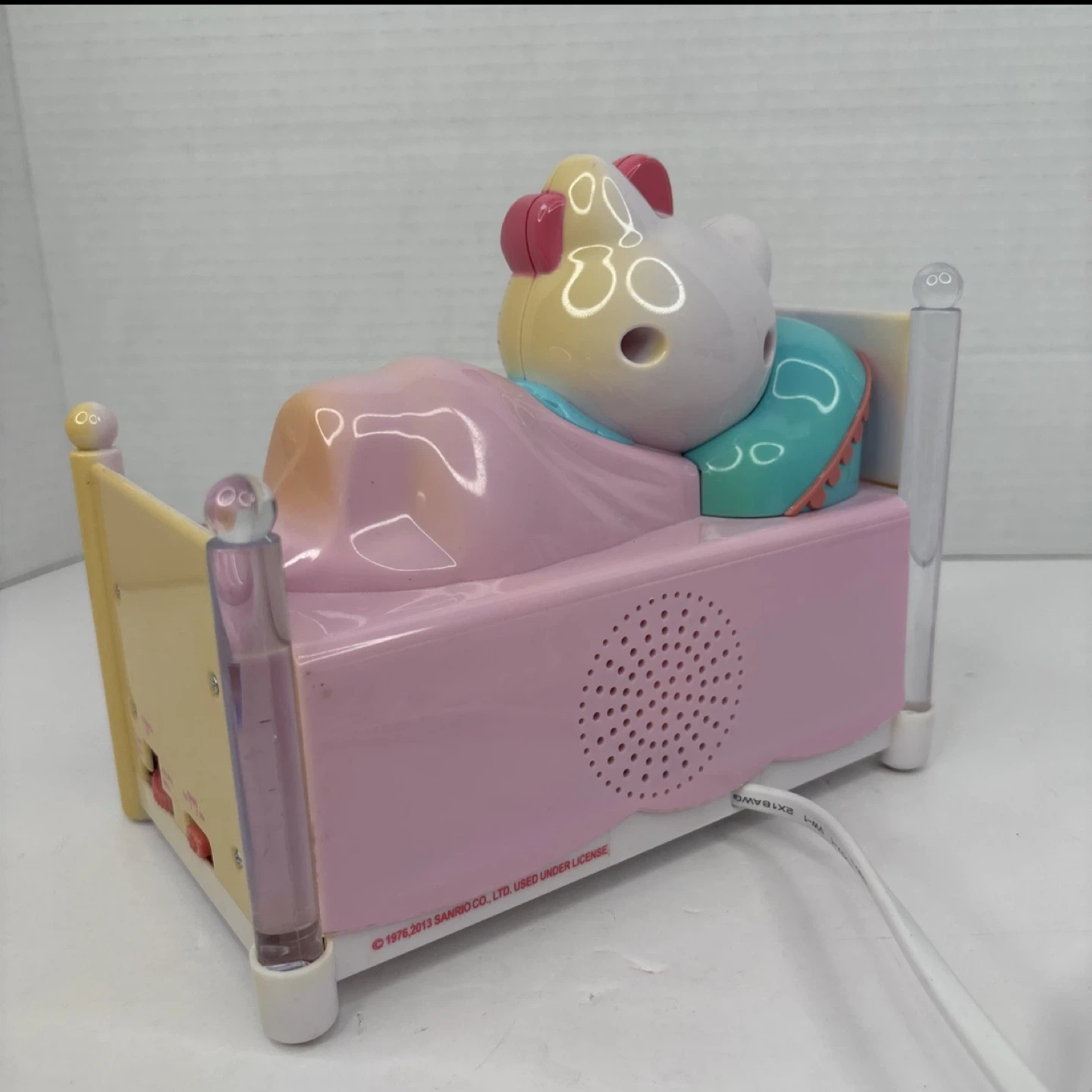 Hello Kitty Alarm Clock/Night Light/Radio - photo 3