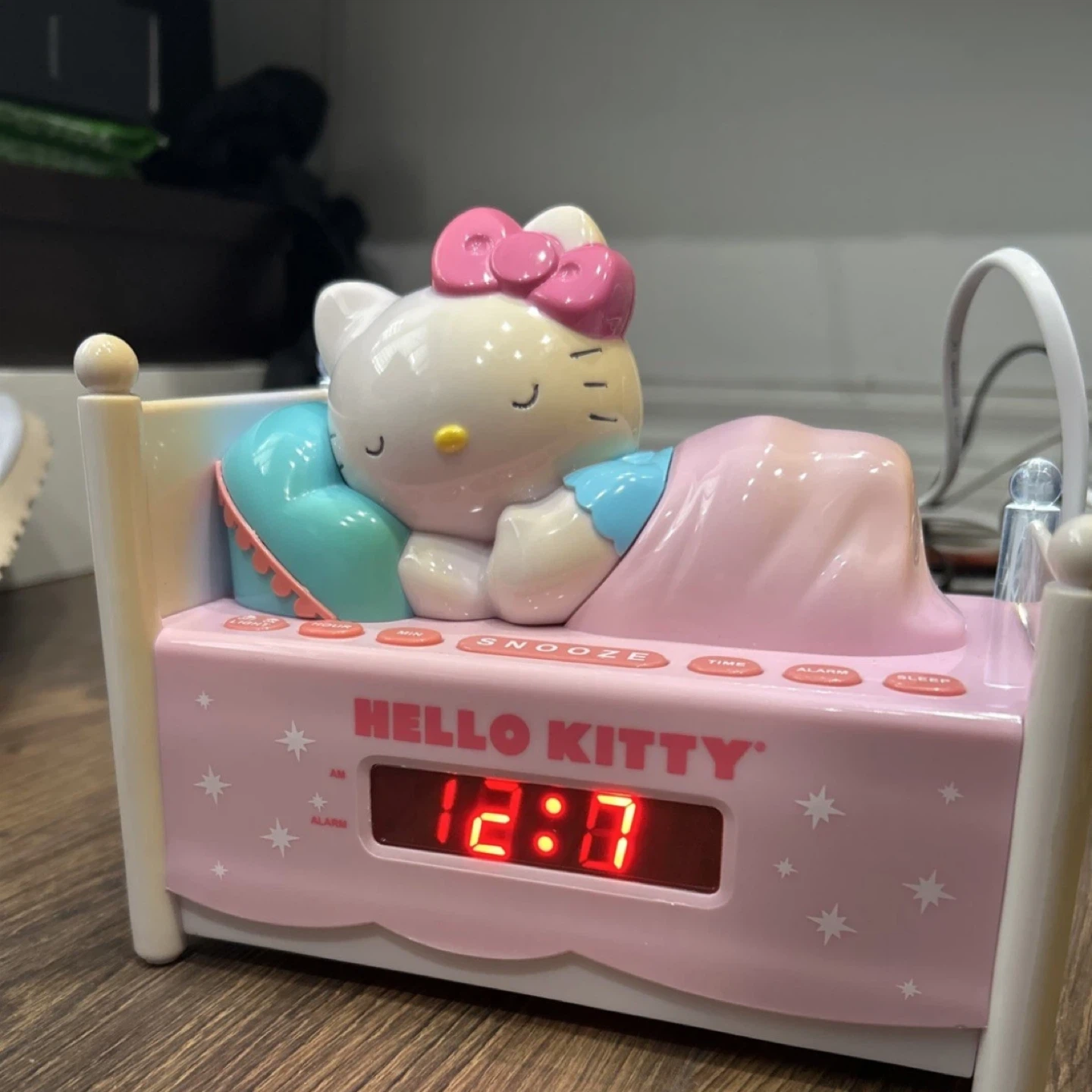Hello Kitty Alarm Clock/Night Light/Radio - photo 2