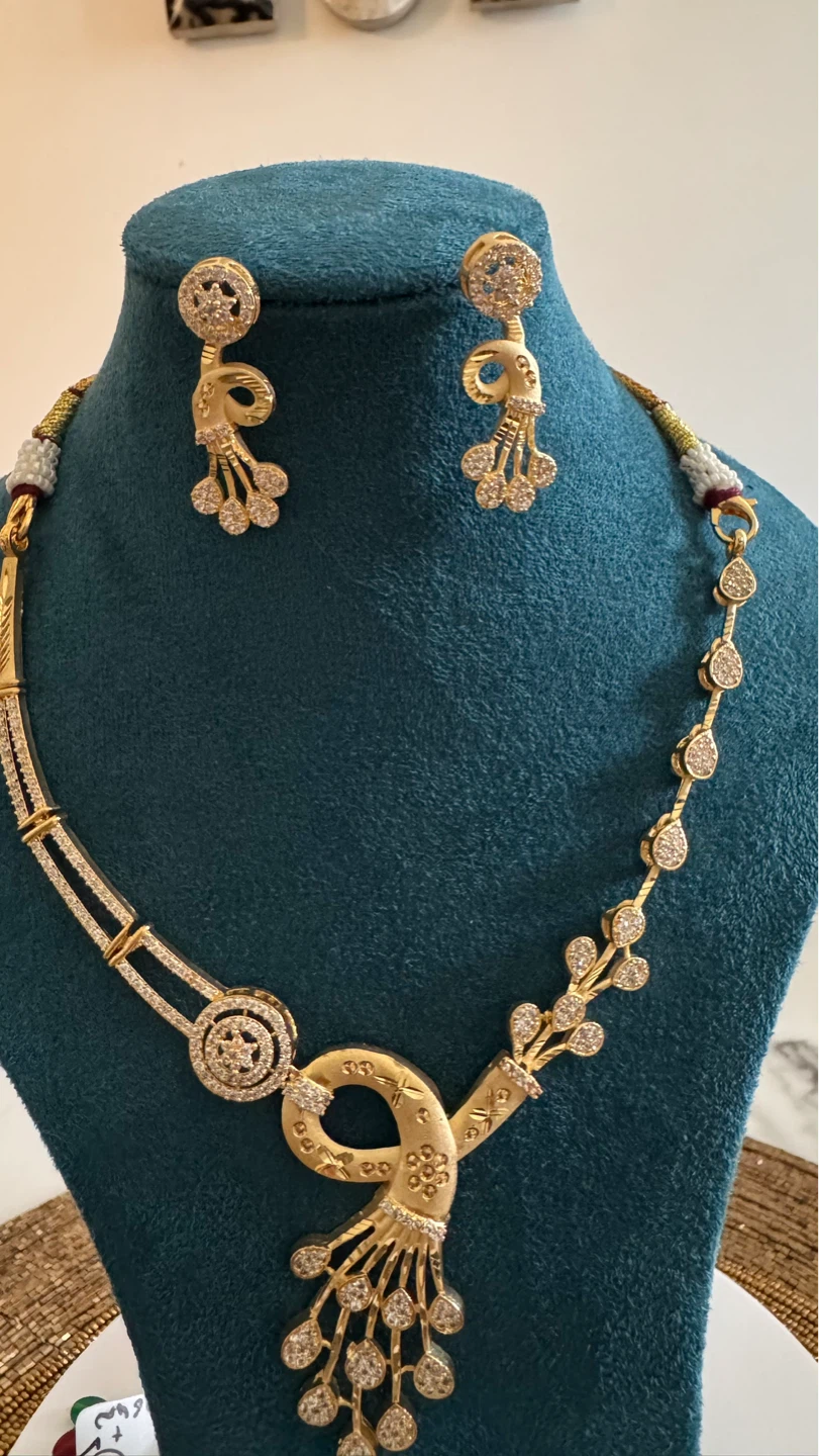 Gold and Diamond Necklace and Earrings Set - photo 3