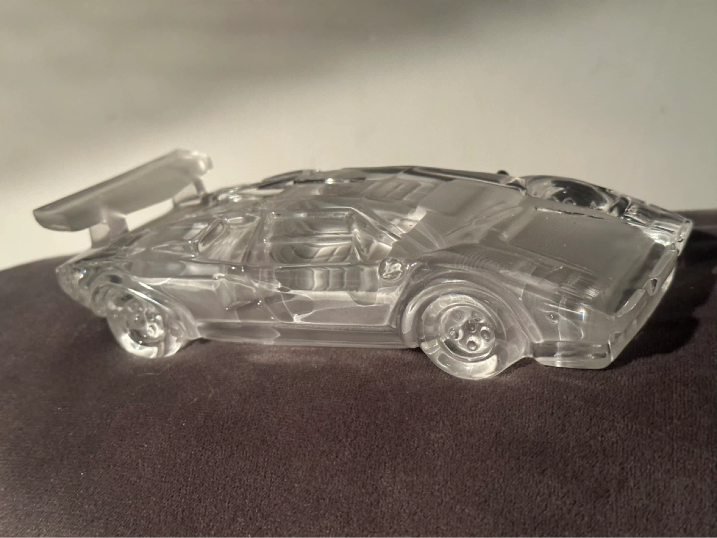Hofbauer LAMBORGHINI COUNTACH  Glass Model Car PAPERWEIGHT