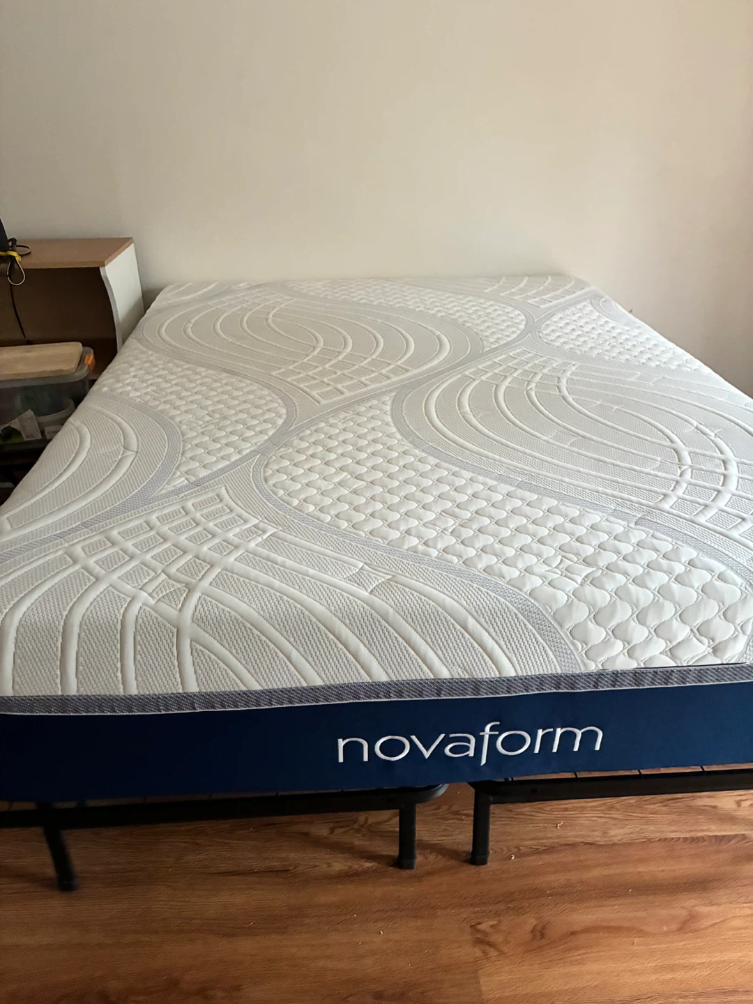 Novaform Mattress Queen Size with bed frame - photo 2