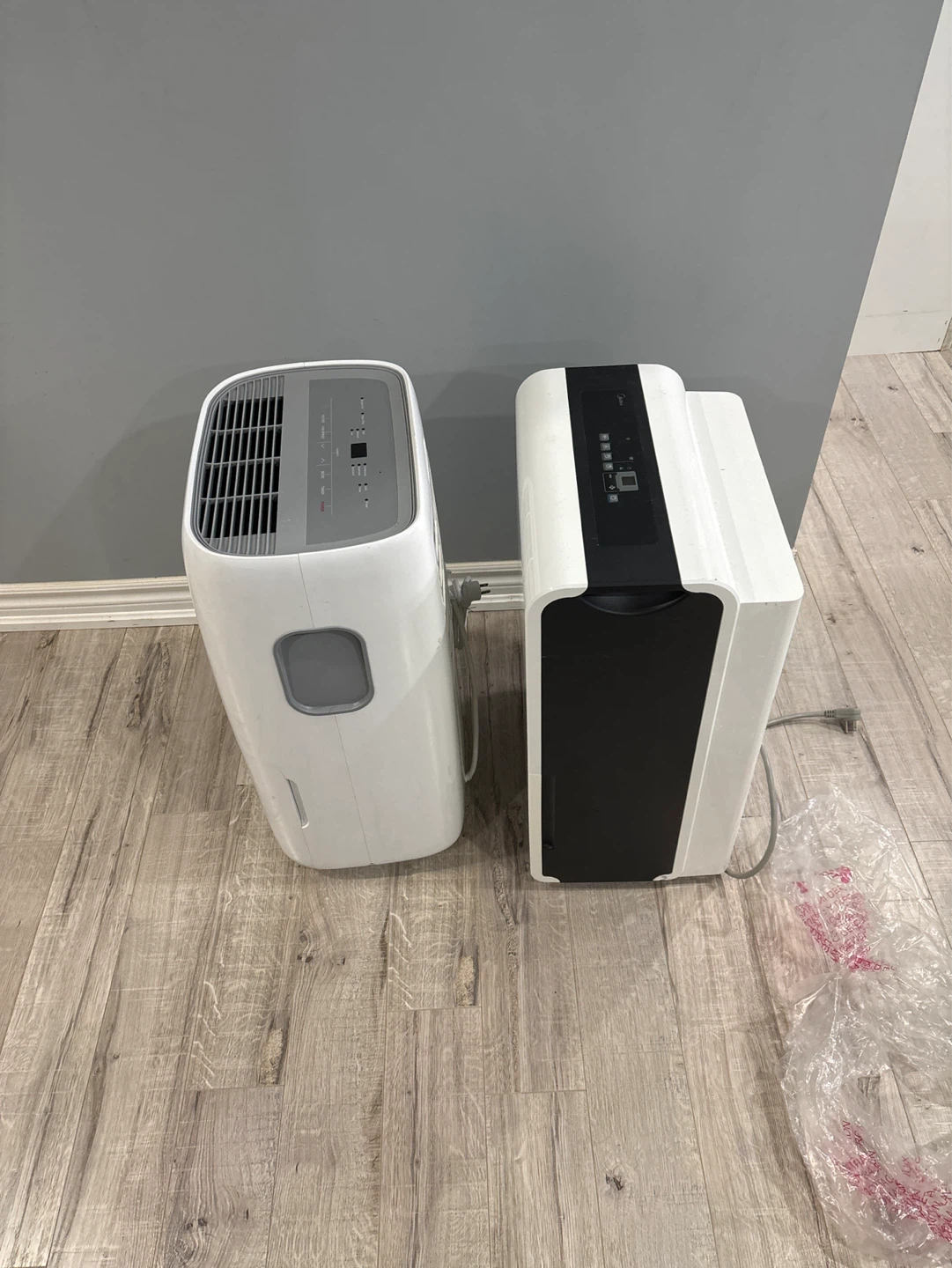 Two Dehumidifiers: Royal Sovereign and Midea - photo 4