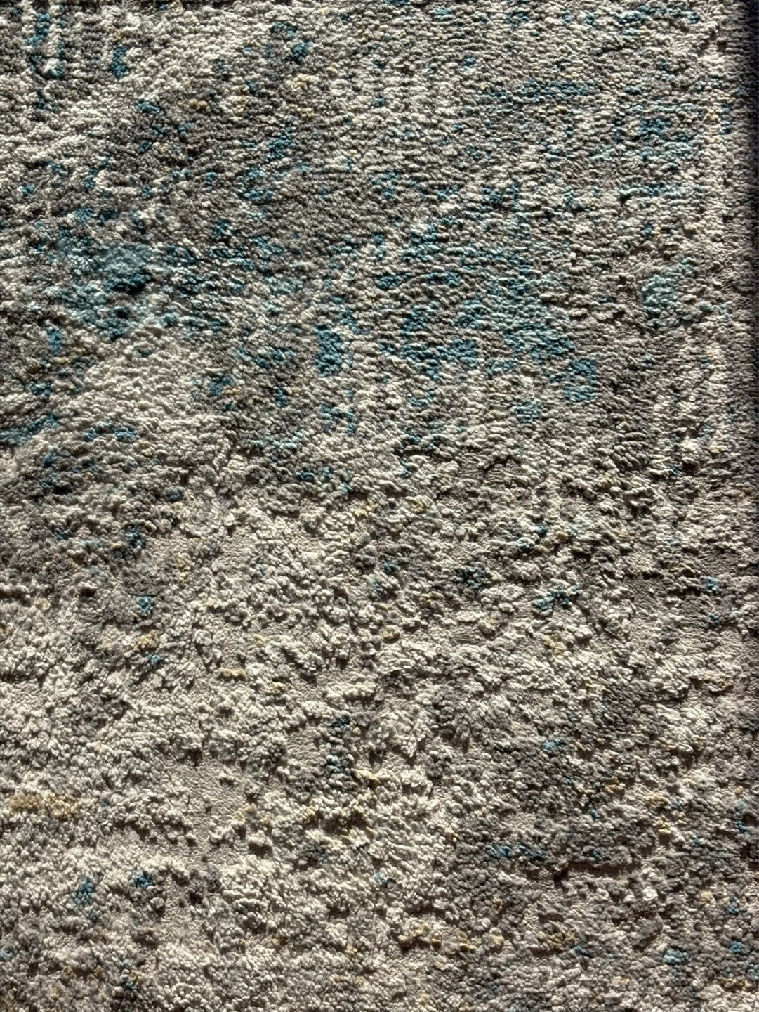 Modern Area Rug Approx. 7’ x 10’