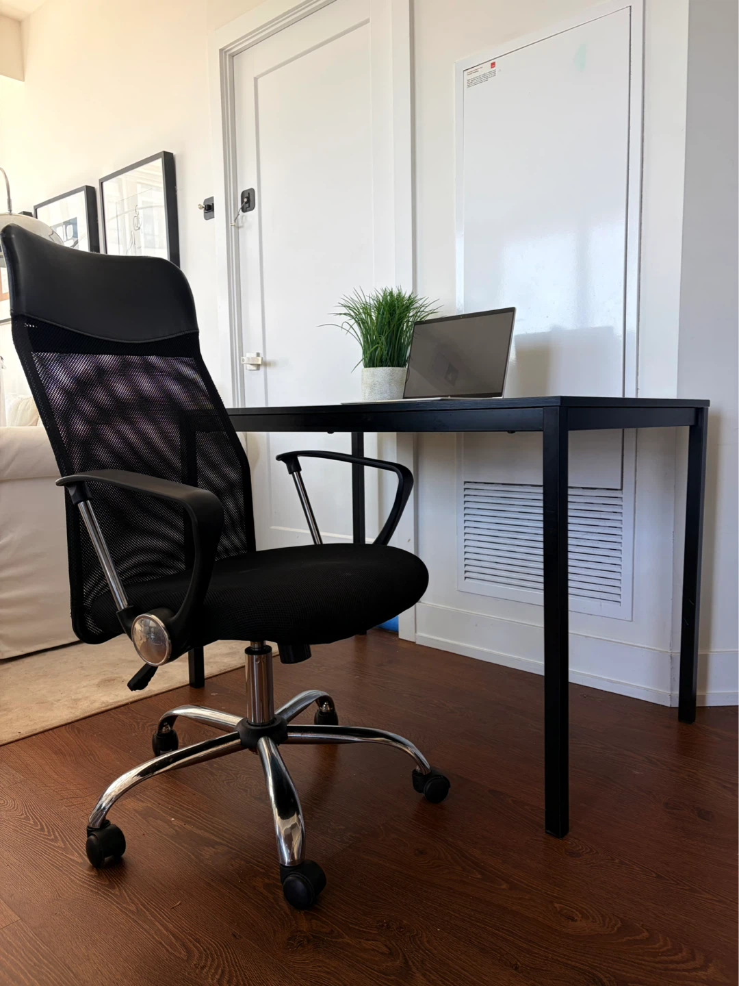 IKEA TÄRENDÖ Office Desk and Mesh Office Chair