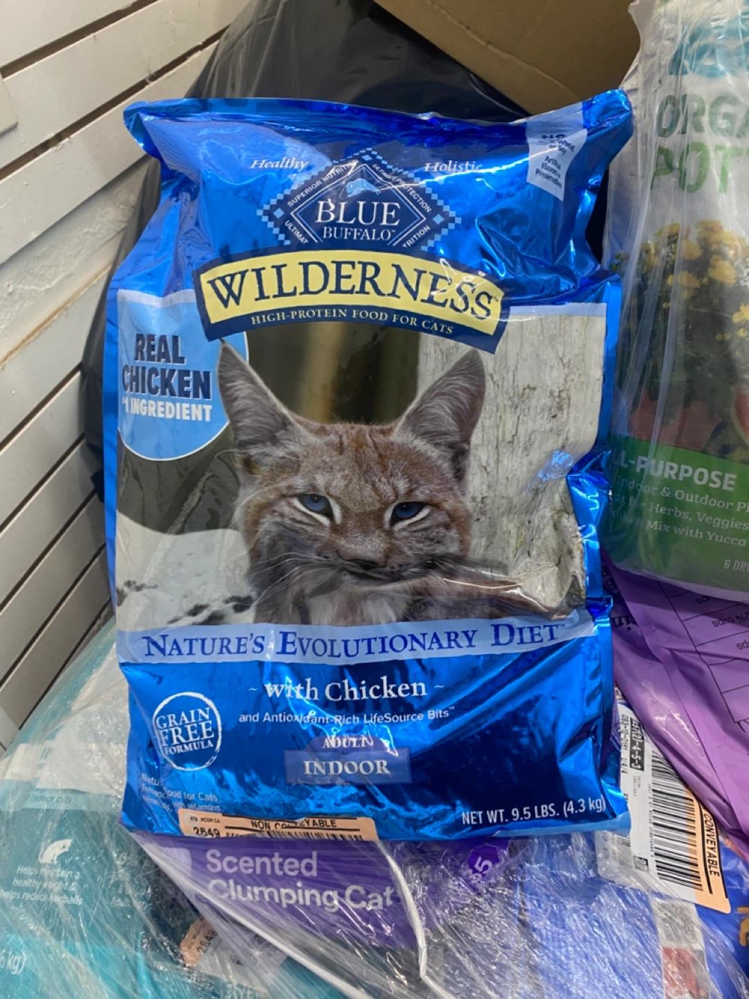 Cat dog food and manure mix boosts soil nutrition for plants now - photo 3
