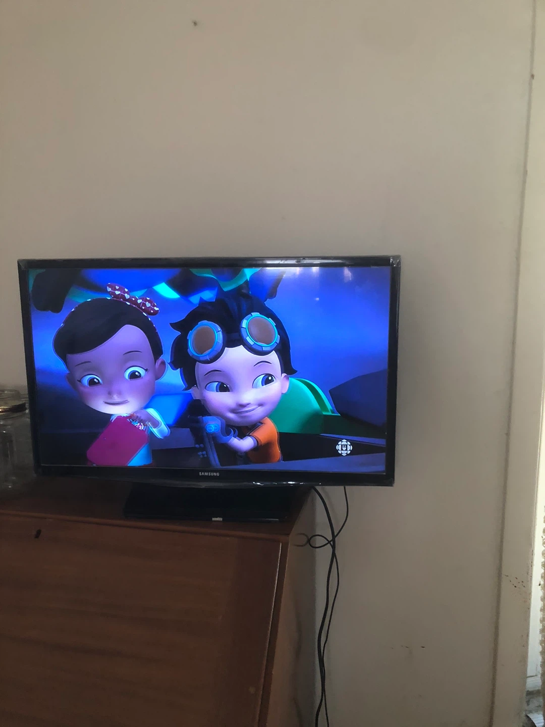 Samsung UN28H4000AF 28" LED TV