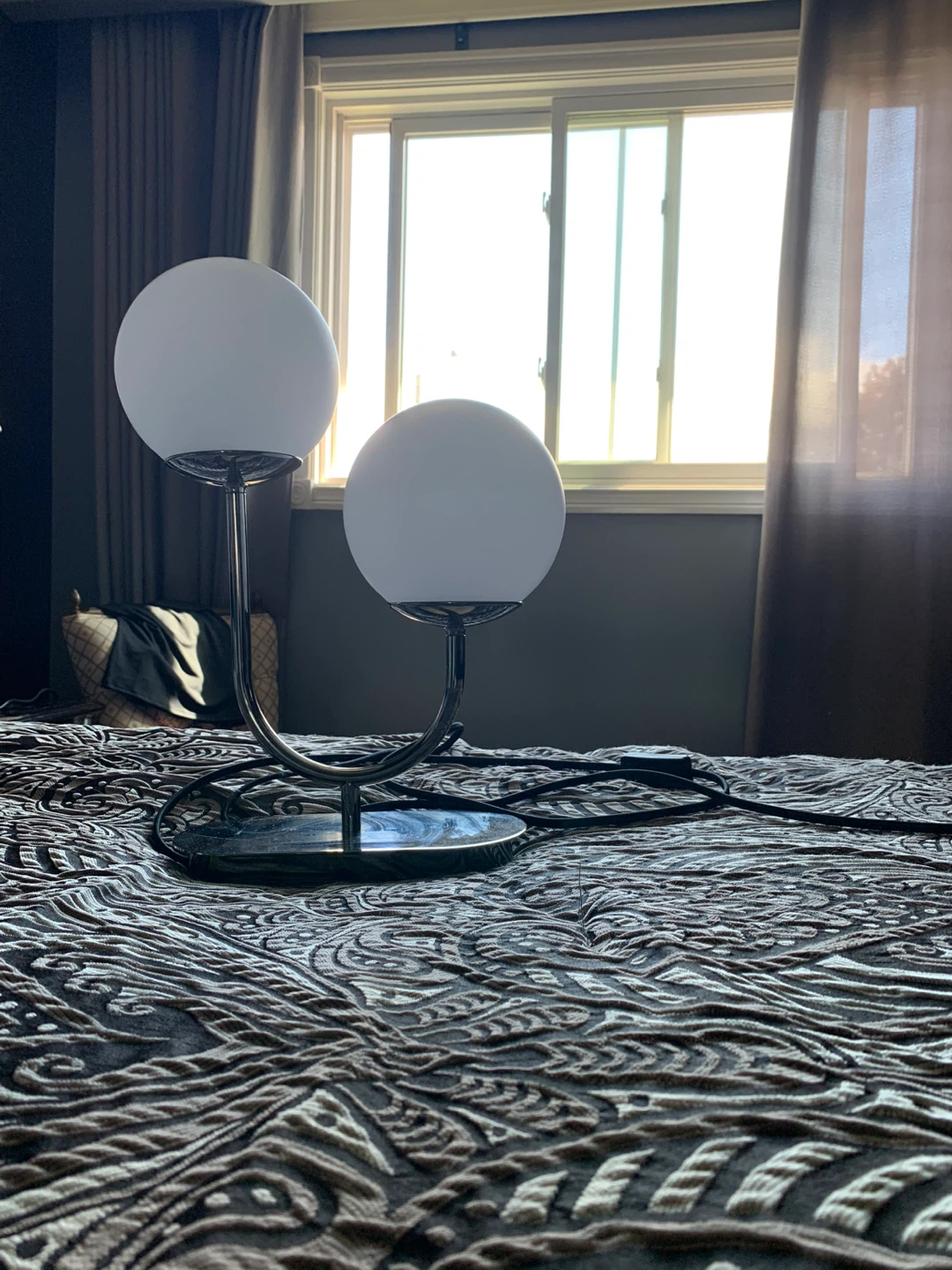 Double Globe Table Lamp - photo 3