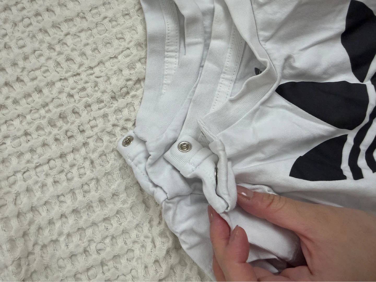 2 White Adidas Baby T-Shirts 9M/12M - photo 5