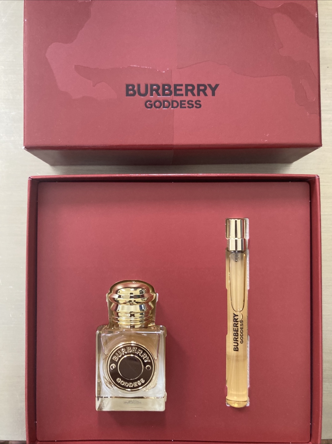 Burberry Goddess perfume Gift Set