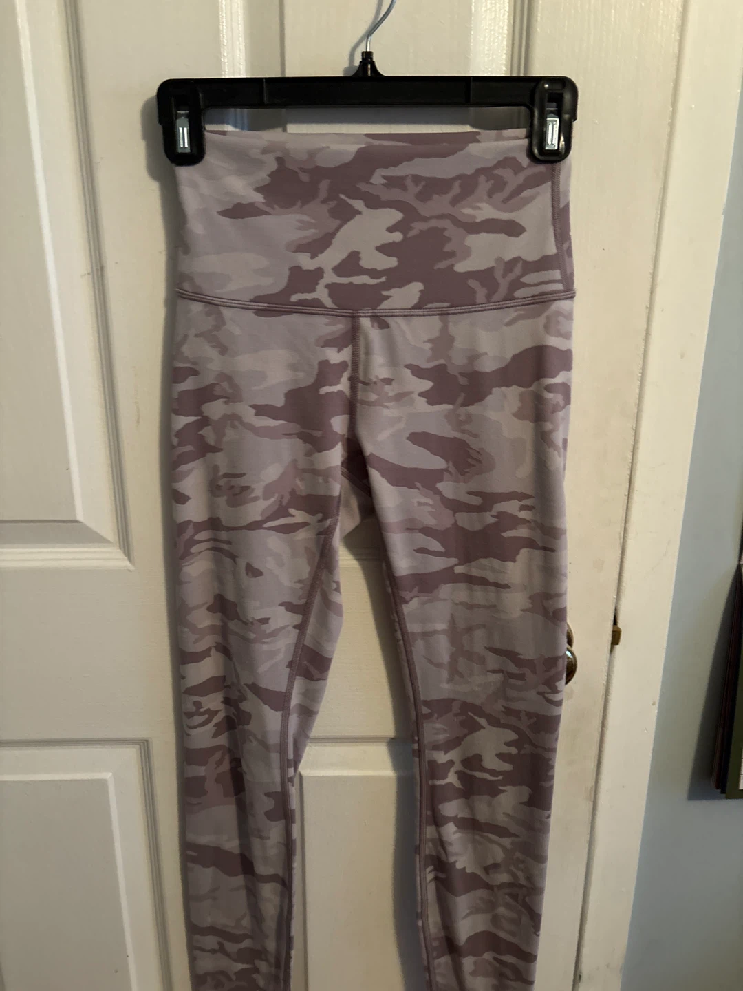 Lululemon leggings size 4 tight 28