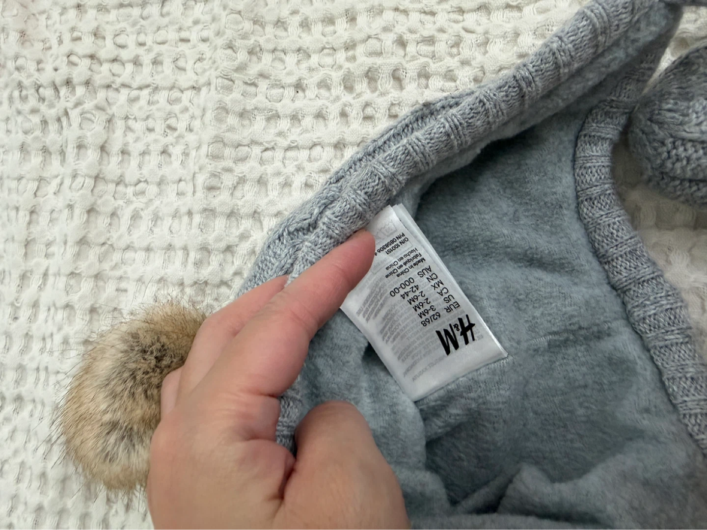 H&M Baby Hat and Mittens Set - Light Gray - 3-6 Months - photo 2