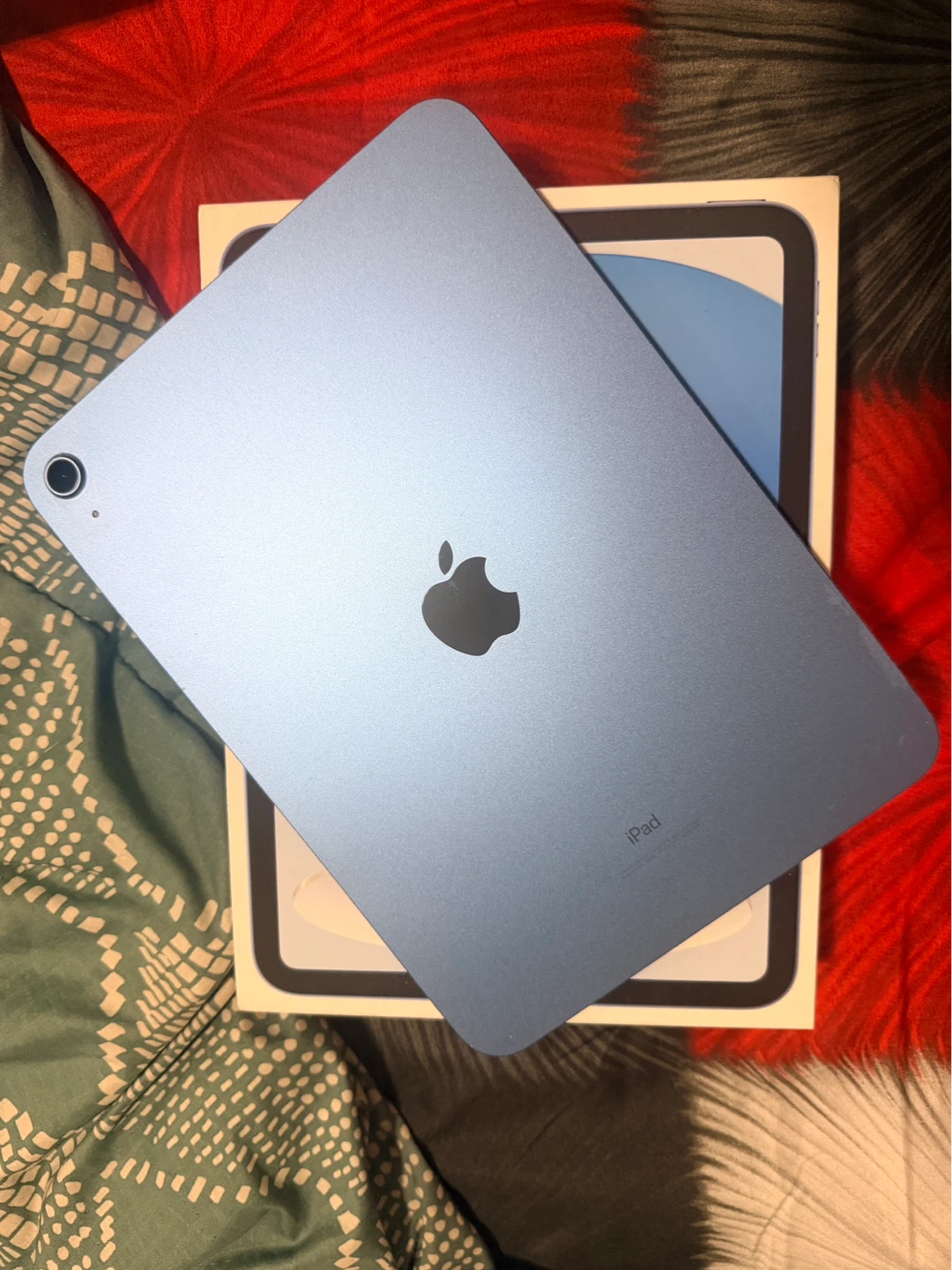 Apple iPad Air (10th Gen) - Blue - 64GB Wi-Fi