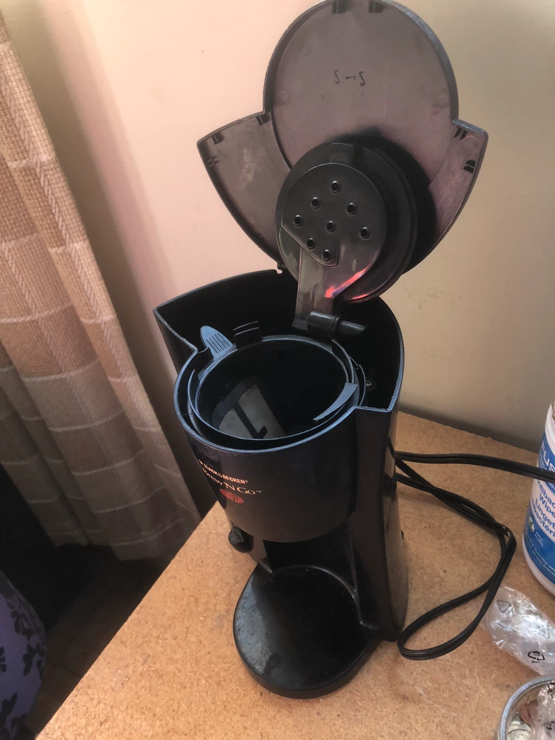 Black & Decker Brew 'N Go Single Serve Coffee Maker - photo 3