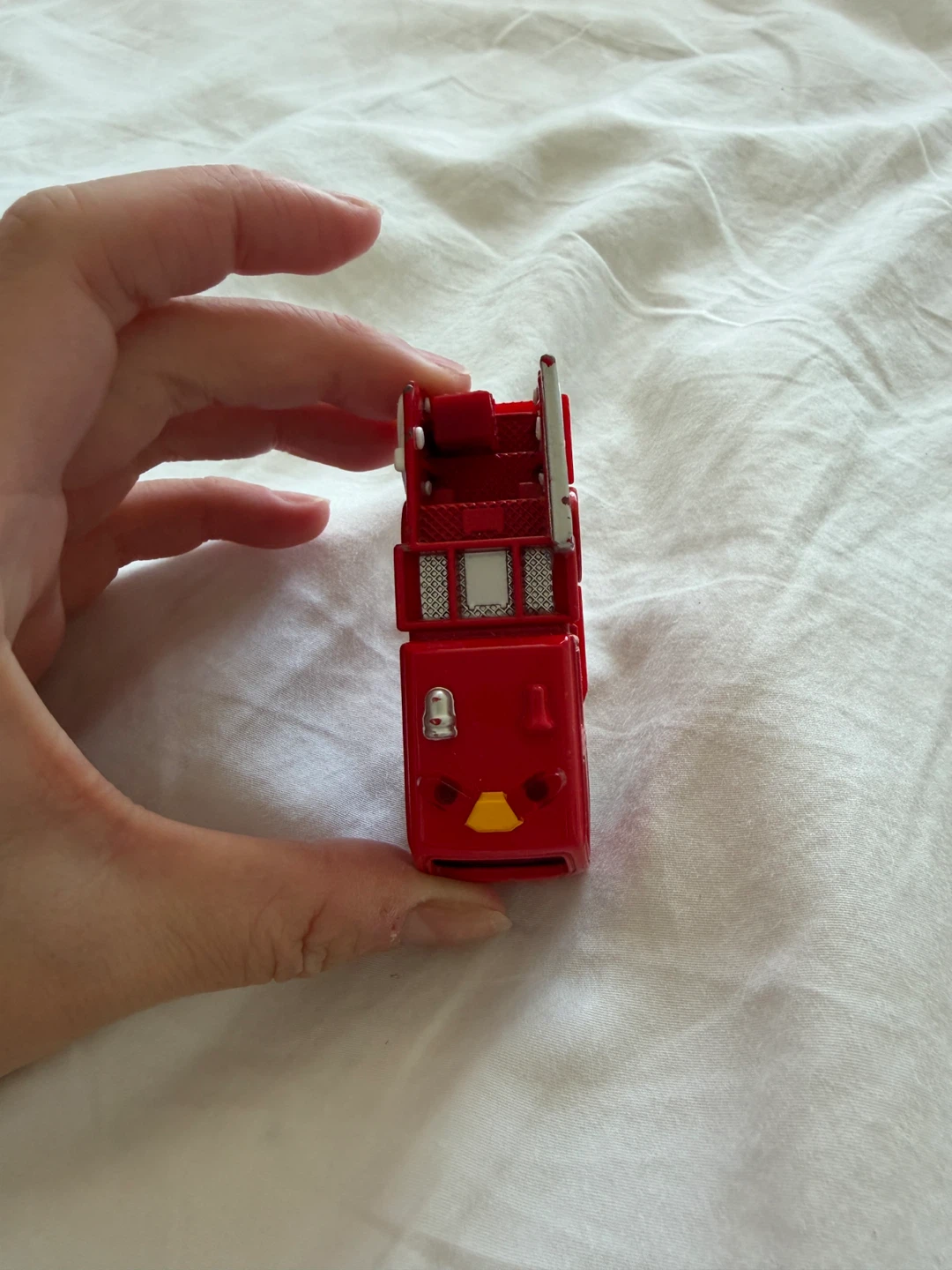 Tomica Japanese Red Fire Truck Toy - photo 3