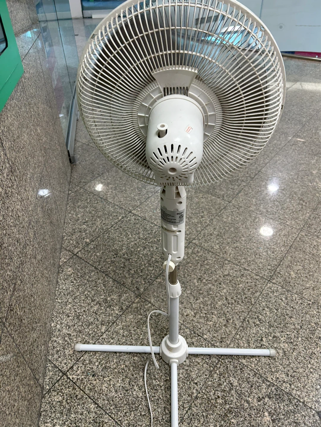 Comfort Zone White Pedestal Fan - photo 2