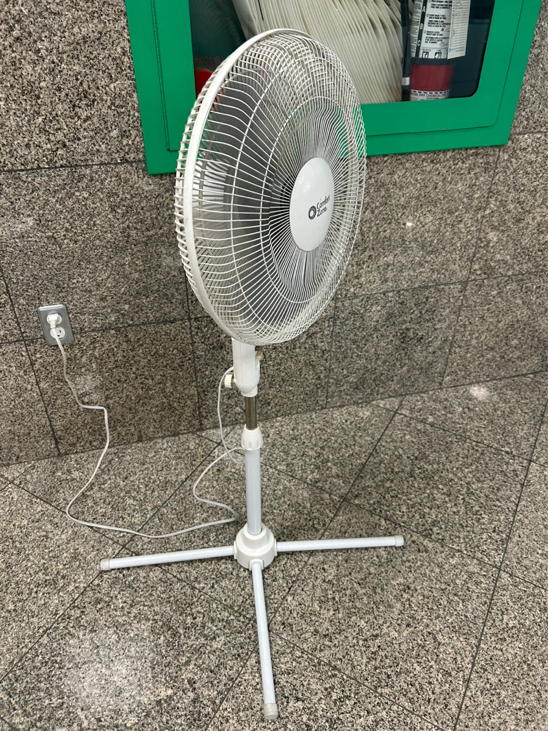 Comfort Zone White Pedestal Fan