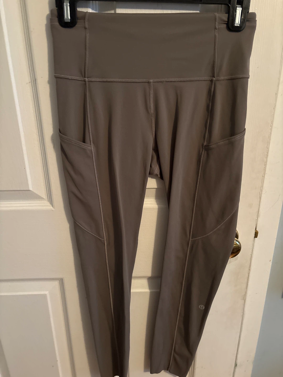 Lululemon nomad pocket leggings size 6, tight 25