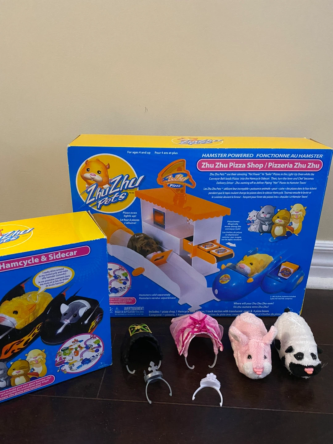 ZhuZhu Pets Hamcycle & Sidecar and Pizza Shop Playset