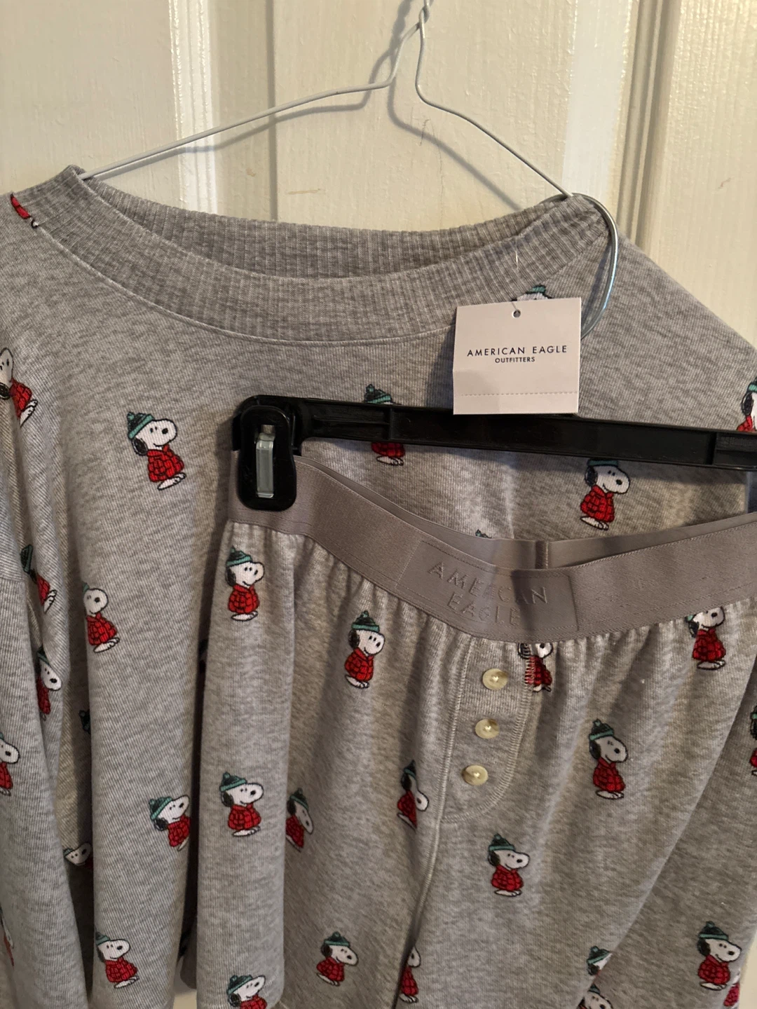 Woman American Eagle, Snoopy, puffer pjs set size Xs tags on