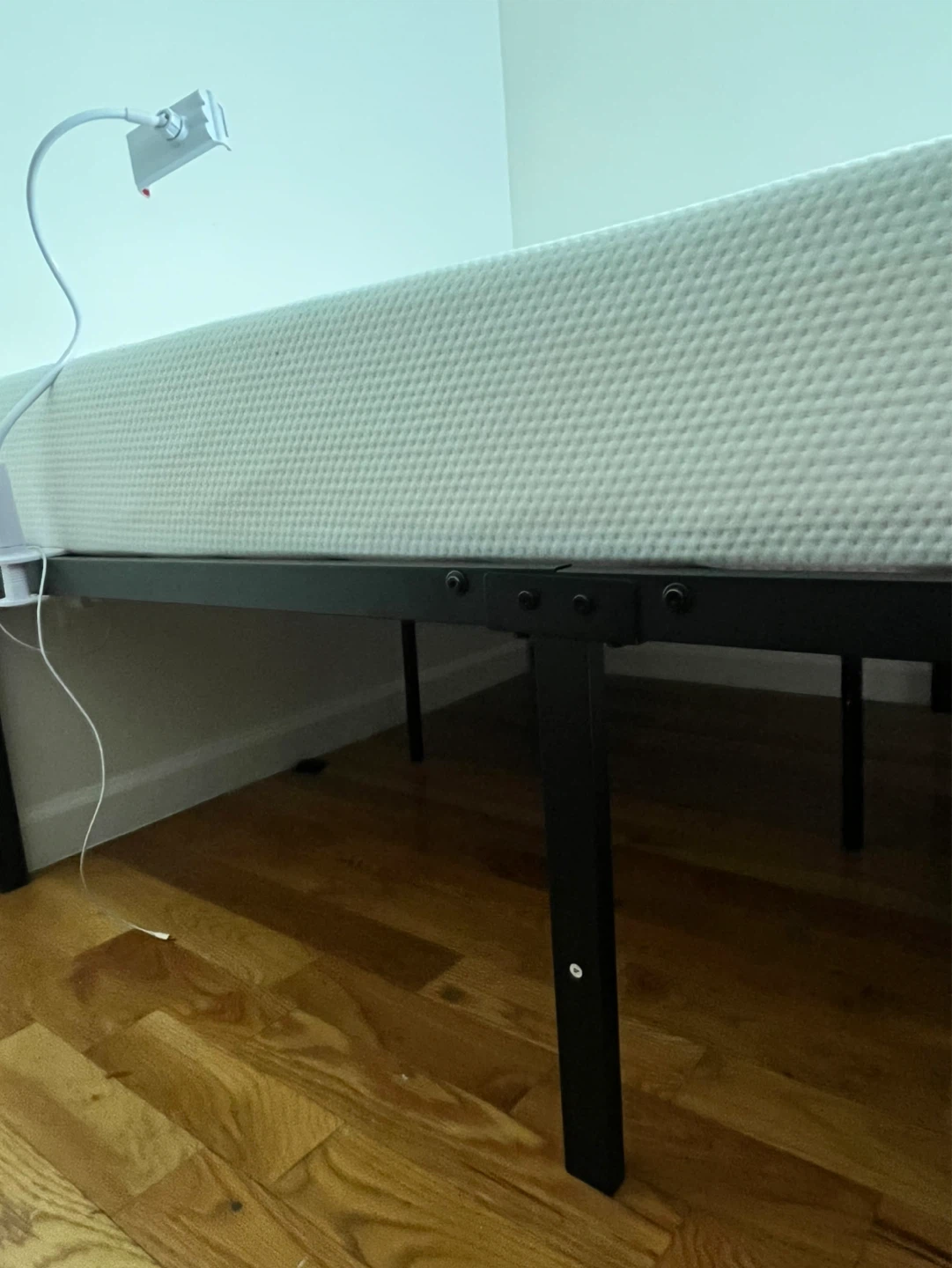 Full size memory foam mattress+Metal frame(Great condition) - photo 2