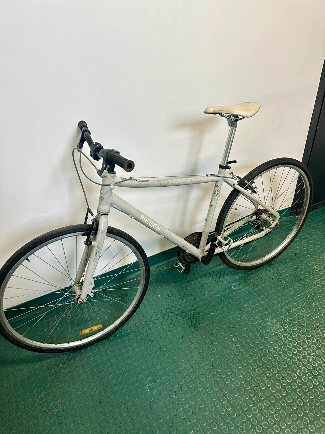 MEN SIZE LARGE VINTAGE RALEIGH HYBRID SINGLE SPEED HYBRID BIKE - photo 3