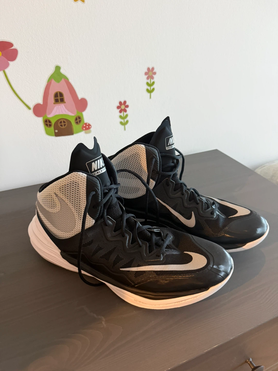 Nike Basketball Shoes - Black/White