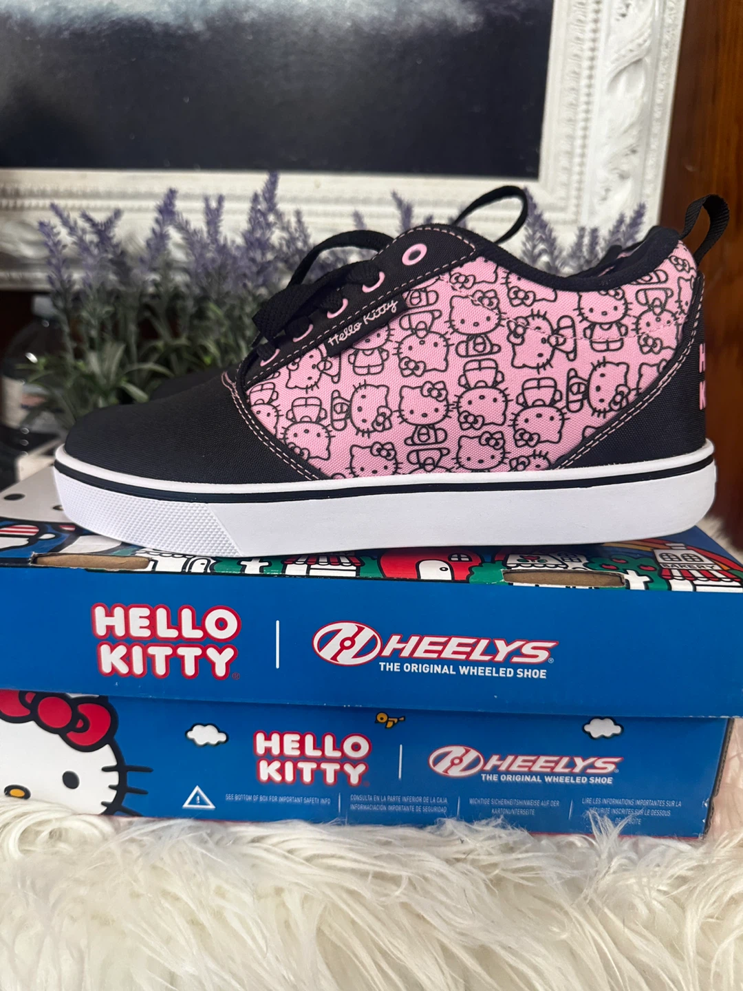 Hello Kitty x Heelys Wheeled Shoes - photo 2