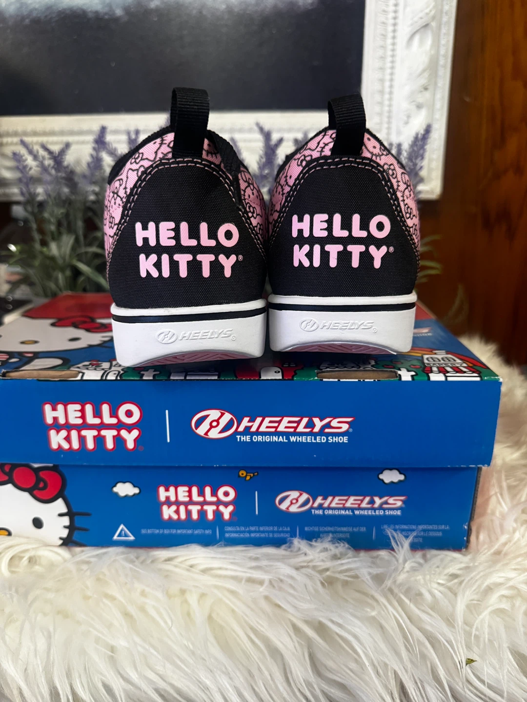 Hello Kitty x Heelys Wheeled Shoes - photo 3