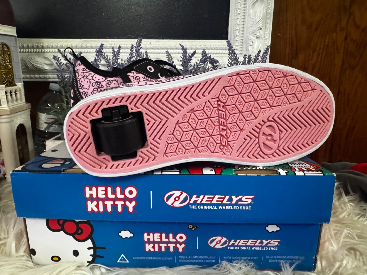 Hello Kitty x Heelys Wheeled Shoes - photo 4