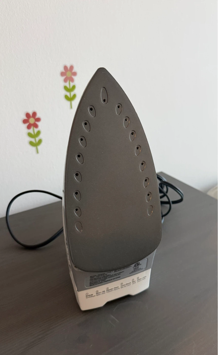 BLACK+DECKER Steam Iron - photo 2