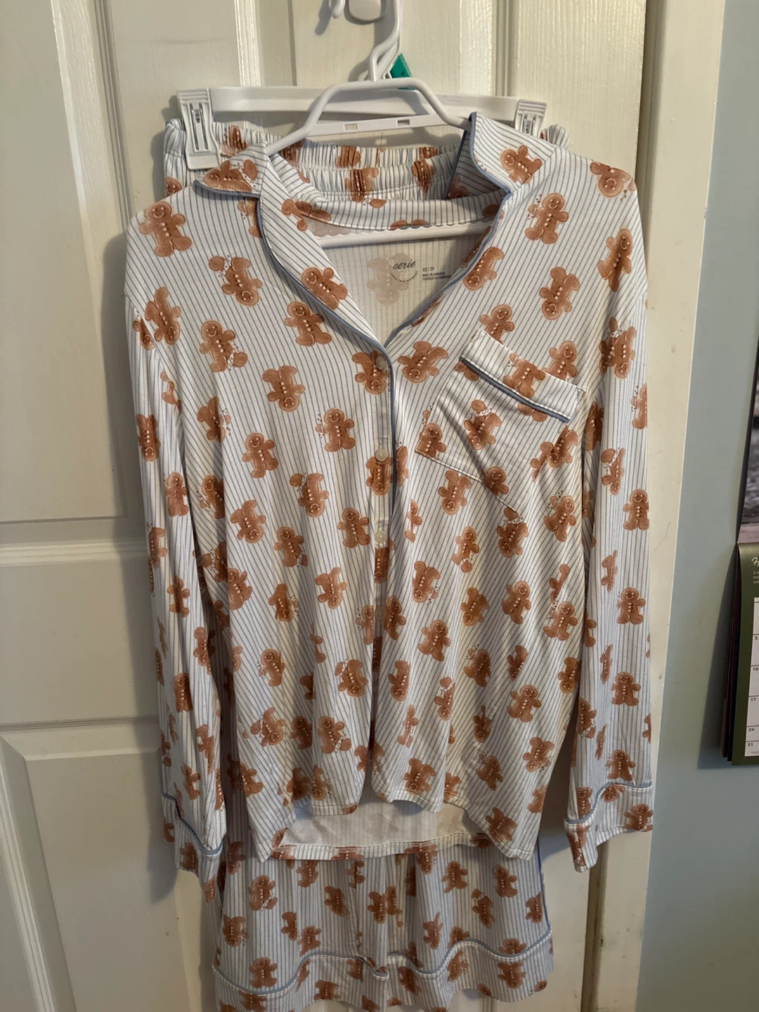 Woman aerie pjs set size Xs gingerbread tag on