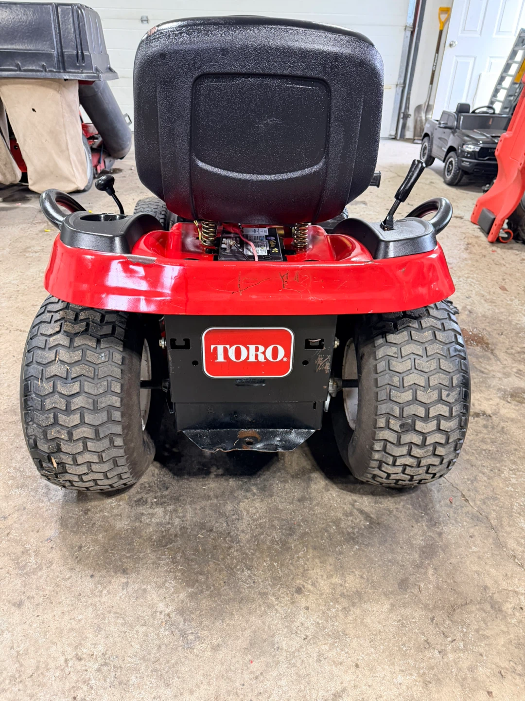 Toro riding mower ready to go - photo 4