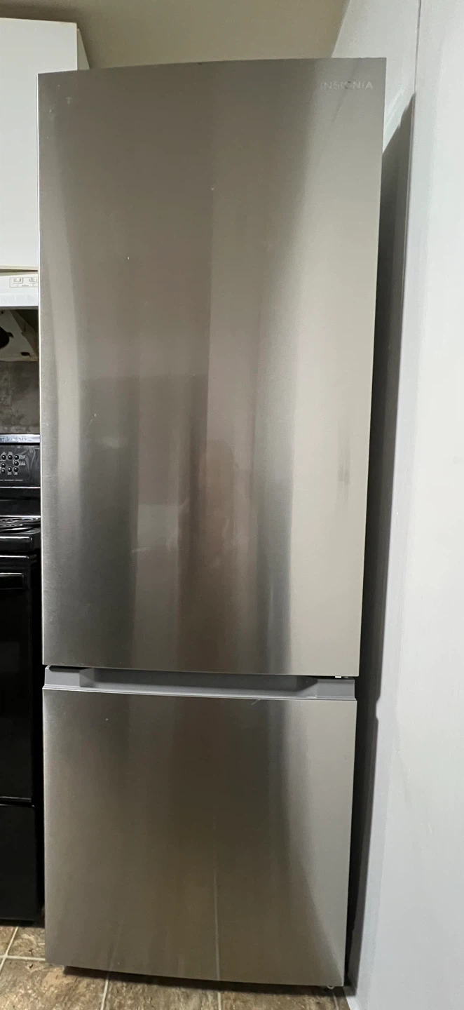 Insignia Refrigerator