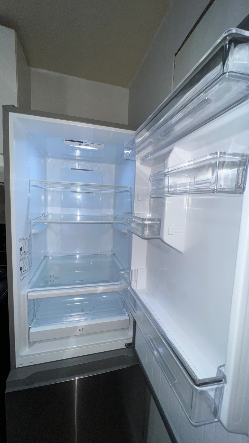 Insignia Refrigerator - photo 2