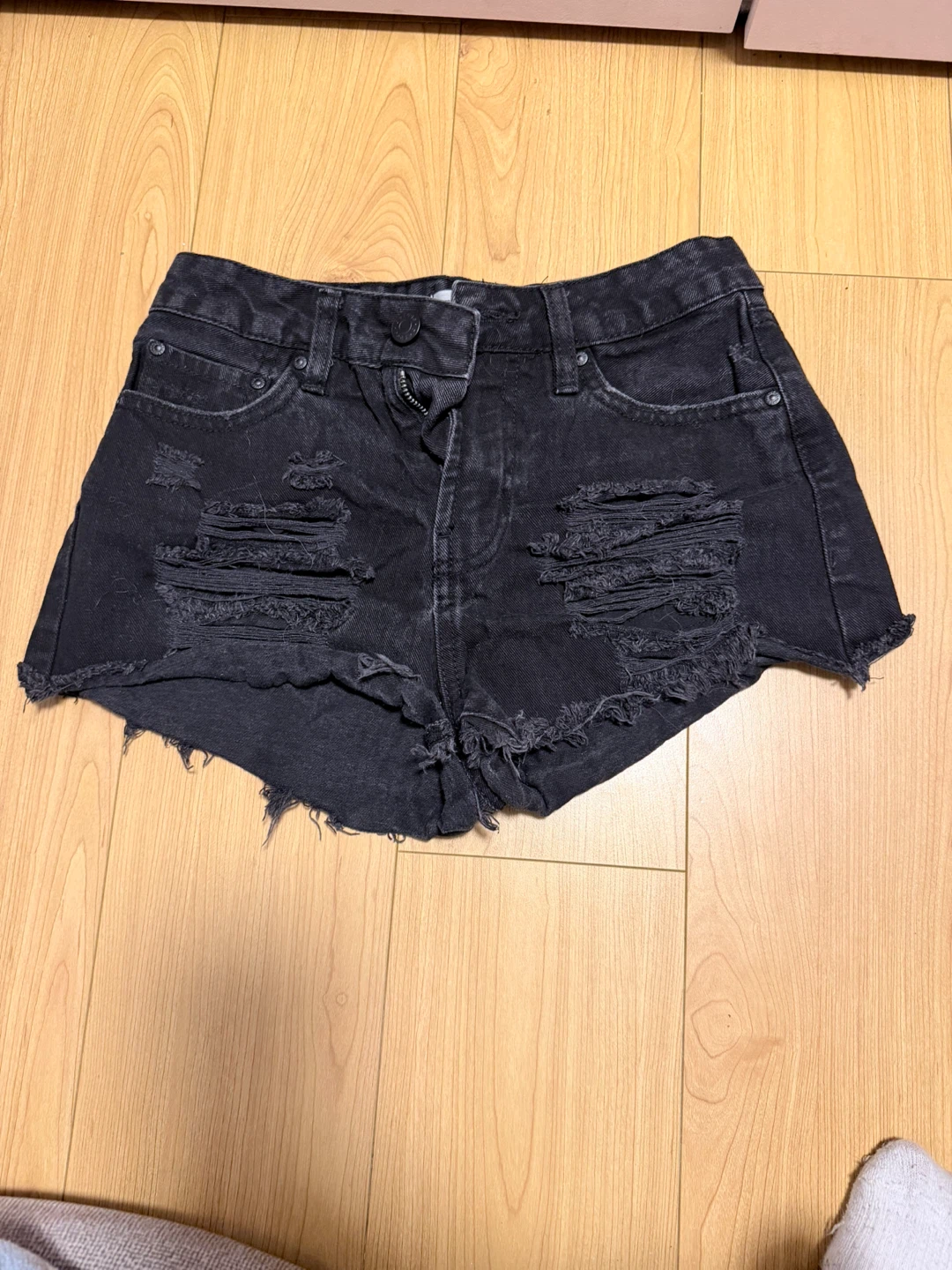 Shorts - photo 3