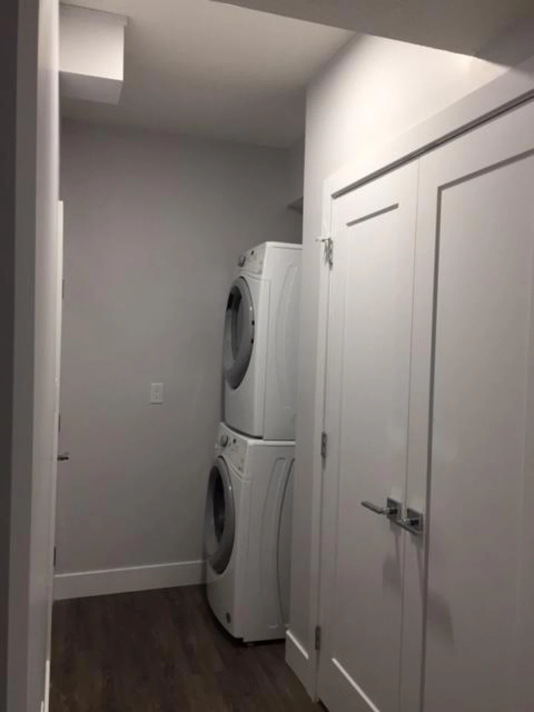 Legal suite basement for rent - photo 5