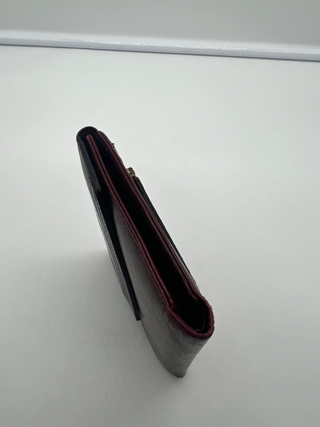 RENWICK CALDERO Vintage Burgundy Leather Unisex Compact Wallet - photo 2